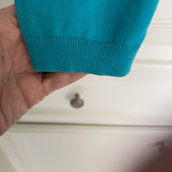 Talbots v-neck sweater EUC in cotton - size Medium in a gorgeous turquoi… - Picture 5 of 8